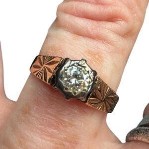 Elegant Antique 9k Gold Diamond Ring